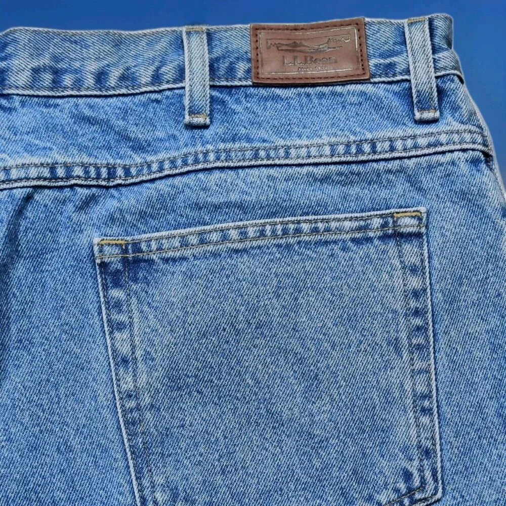 LLBean 100% Cotton Classic Relaxed Fit Straight Jeans Size 40x32 Blue Denim - Picture 11 of 12
